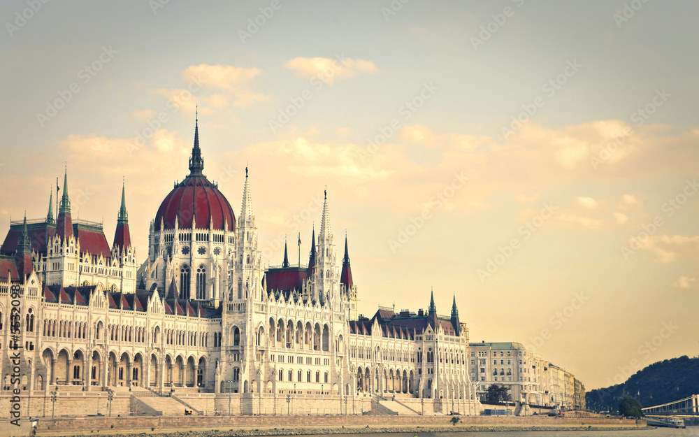 Obraz premium Parlament w Budapeszcie