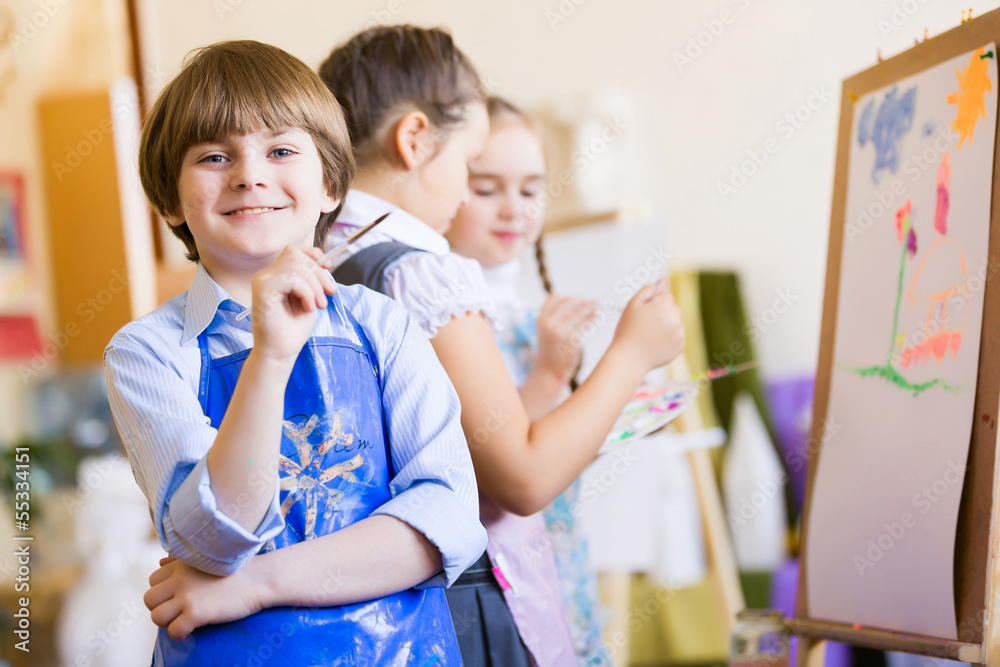 Obraz premium Children drawing and painting
