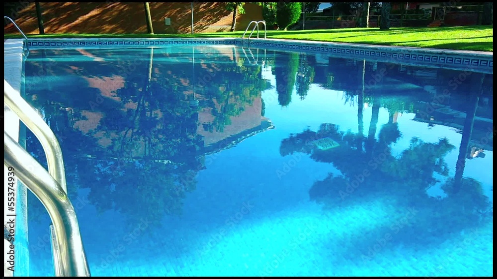 piscina en el jardin