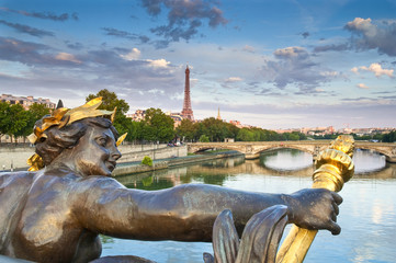 Leinwandbilder Pont Alexandre III Pont Alexandre III mit Eiffelturm  © travelwitness