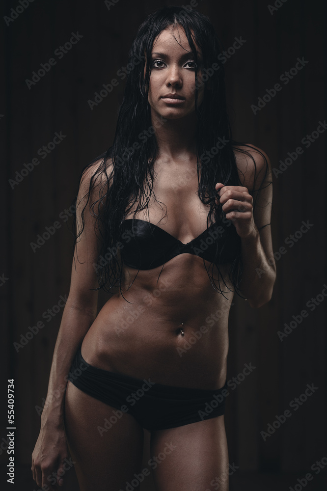 Fototapeta premium Fit gorgeous brunette