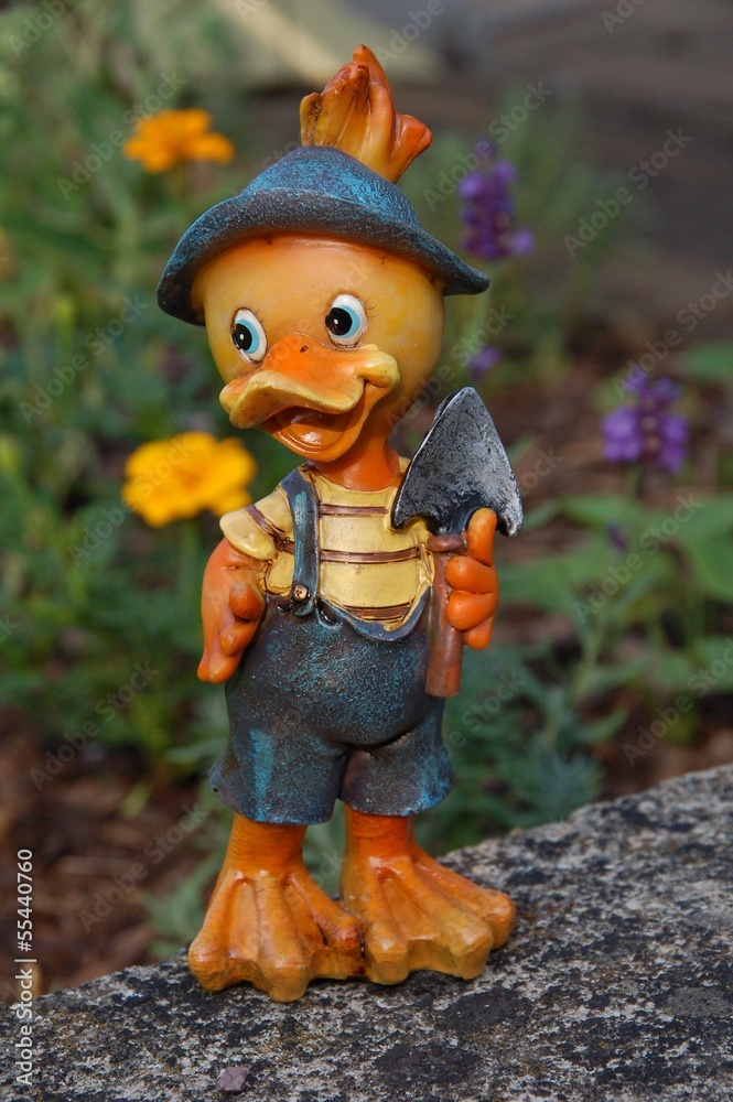 Figur - Kleine Ente mit Gartenschaufel Figur - Kleine Ente mit Gartenschaufel