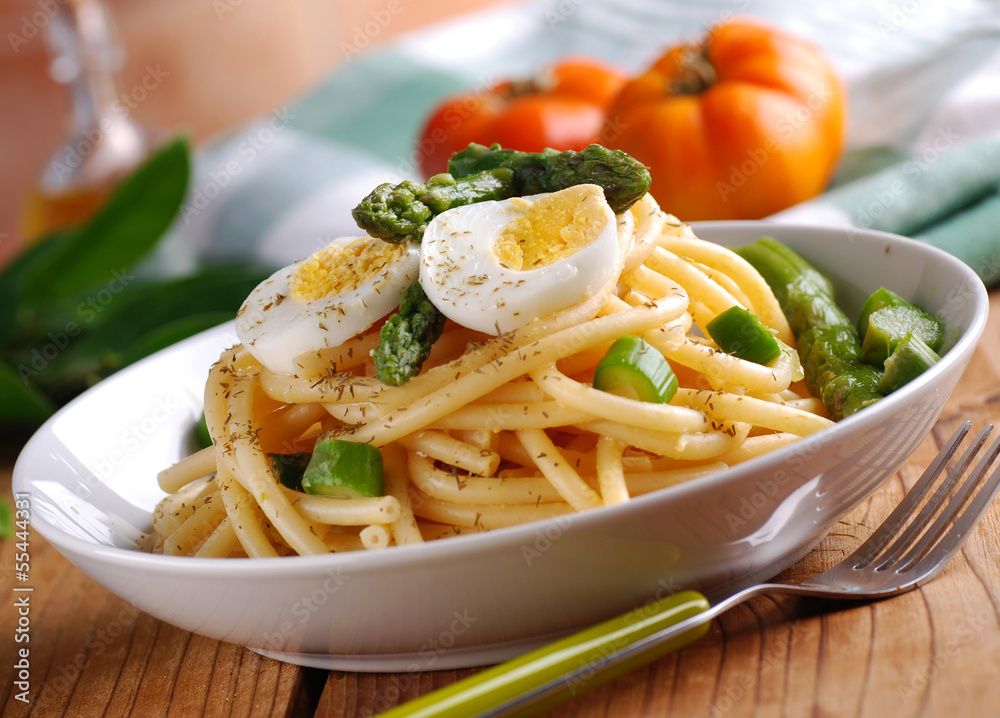 maccheroni con uovo e asparagi maccheroni con uovo e asparagi