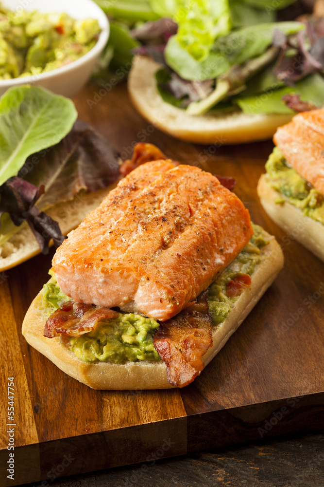 Grilled Salmon Sandwich with Bacon and Guacamole Grilled Salmon Sandwich with Bacon and Guacamole