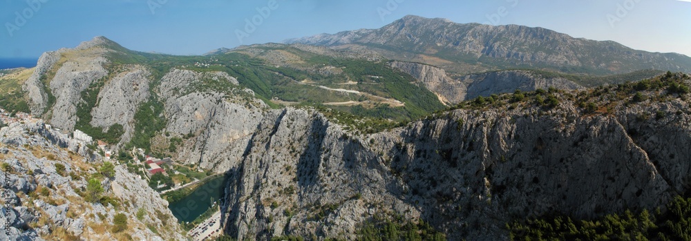 look to the mountains above town Omis