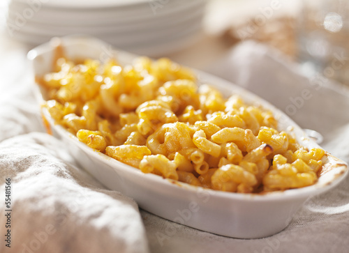 bowl of baked macaroni and cheese