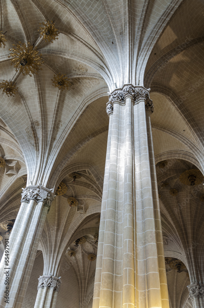 Columnas de una catedral gótica