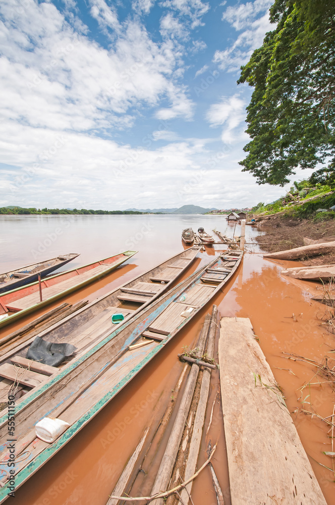 Fototapeta premium local Long tail boat in mekong river ,Thailand