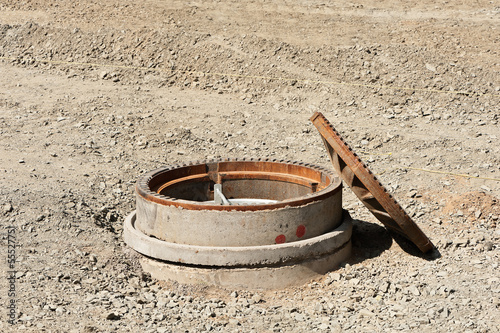 Kanalbau - Kanal mit geöffnetem Deckel