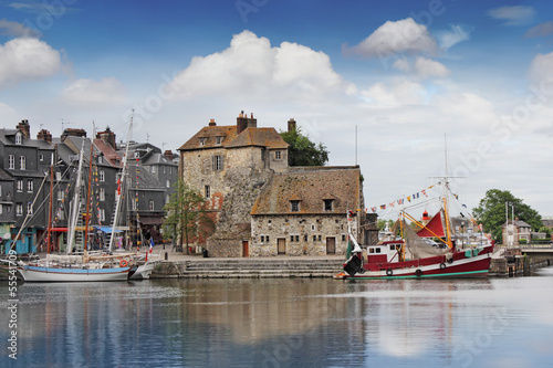 Canvas Print Honfleur, the old port and harbour in Normandy, France.