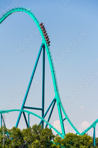Obraz na plátně Fast Fall in a Roller Coaster