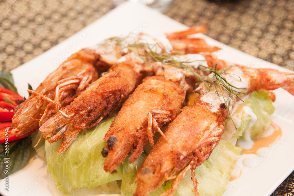 Deep fried prawn with Thai curry.