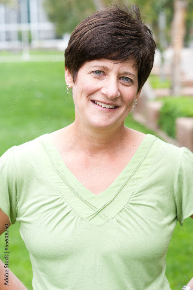 Obraz premium portrait of a smiling mature woman