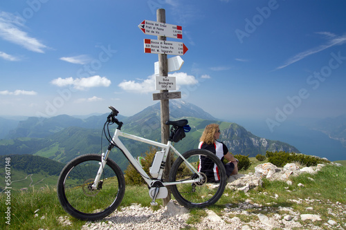 Obraz na plátně e-bike, pedelec, women, fahrrad, mountainbike, berge