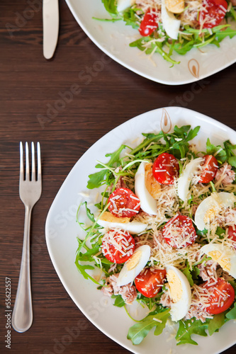 Salad with tuna and eggs