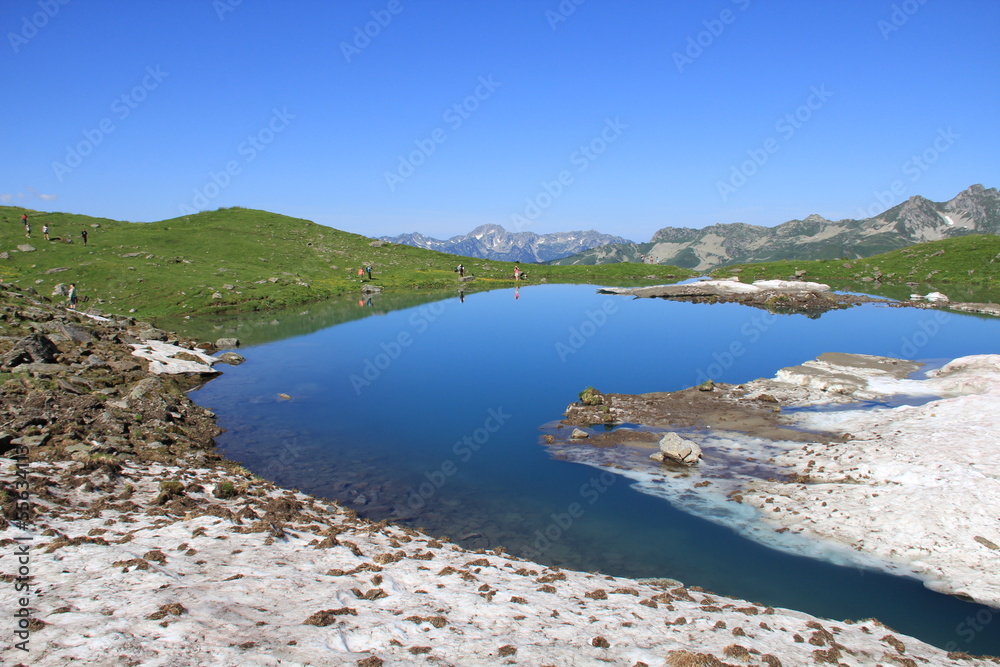 Lac ennneigé