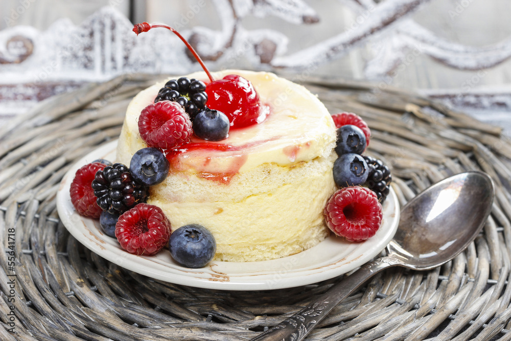 Round cake with fresh fruits Round cake with fresh fruits