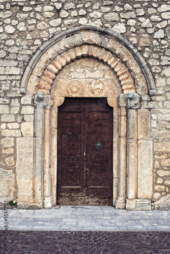 portale chiesa S.Orante Ortucchio © Giuseppe Blasioli