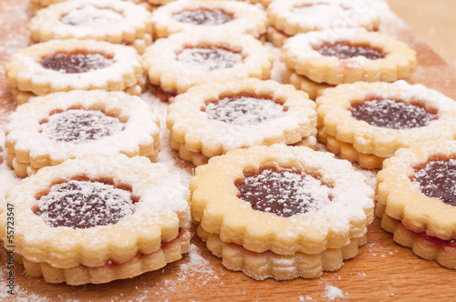 Linzer Cookies