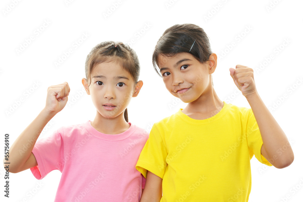 ガッツポーズの女の子