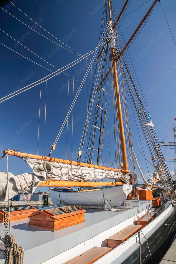 Großes, altes Segelschiff