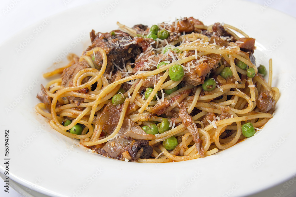 Spaghetti Pasta with Braised Lamb and Green Peas Dish Spaghetti Pasta with Braised Lamb and Green Peas Dish
