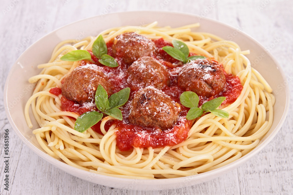 spaghetti with tomato sauce and meatballs spaghetti with tomato sauce and meatballs