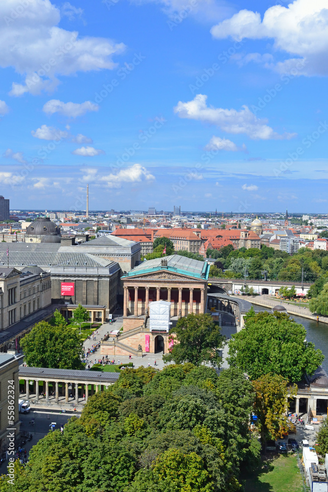 Fototapeta premium Panorama di Berlino - Isola dei Musei vista dal Duomo