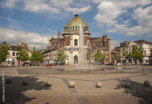 charleroi town centre fountain