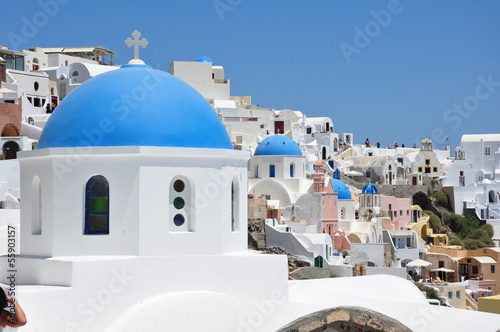 blaue Kuppeln auf Santorin, Griechenland