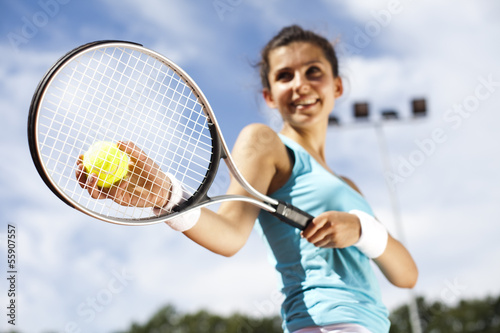 Girl Playing Tennis  © Sebastian Duda