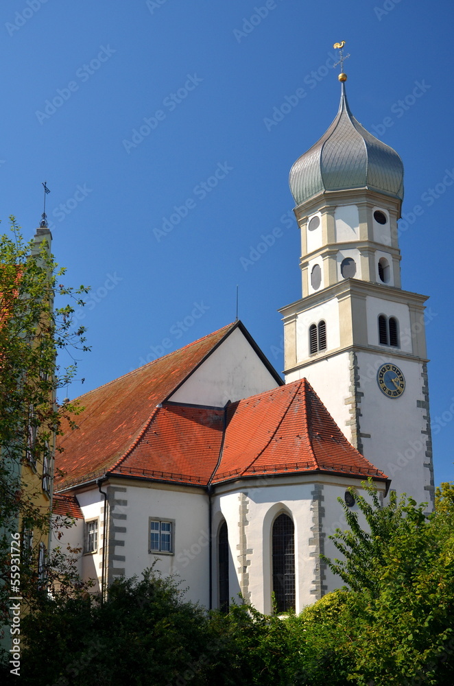 Malowniczy kościół w Wasserburgu nad jeziorem Bodeńskim, Niemcy