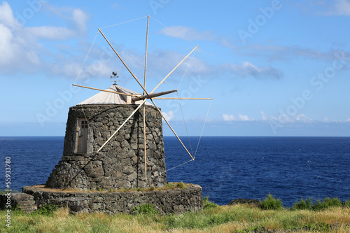 Alte Windmühle auf der Insel Corvo Azoren photo