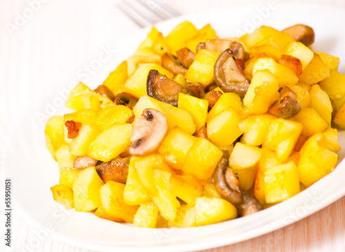 Fried Potatoes with mushrooms