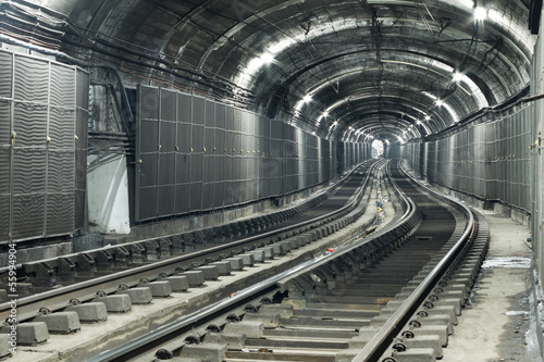 Fototapeta Naklejka Na Ścianę i Meble -  Empty Subway Tunnel