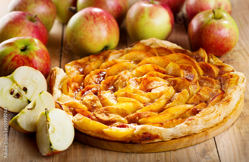 Foto apple pie with fresh fruits