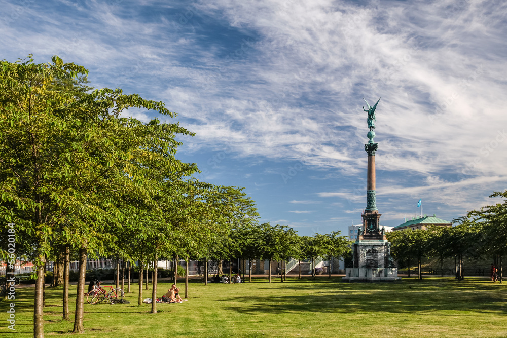 Obraz premium Victoria Säule und Park in Kopenhagen