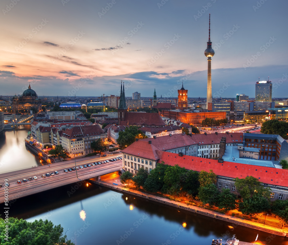Fototapeta premium Berlin, Germany major landmarks at sunset
