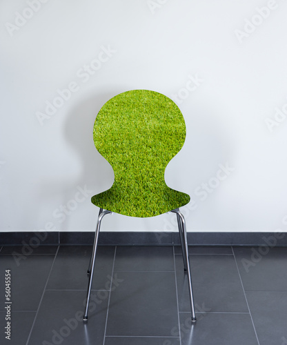 Stuhl mit Grasmotiv