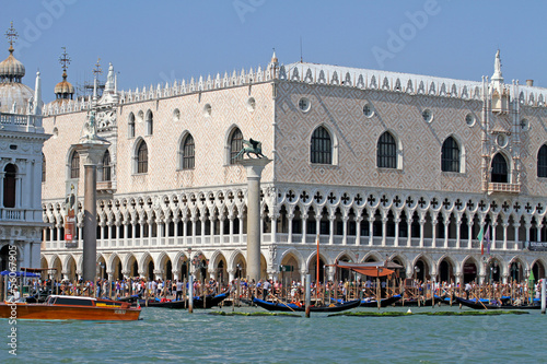 Palazzo ducale in Venice in Italy with crowds of tourists 1