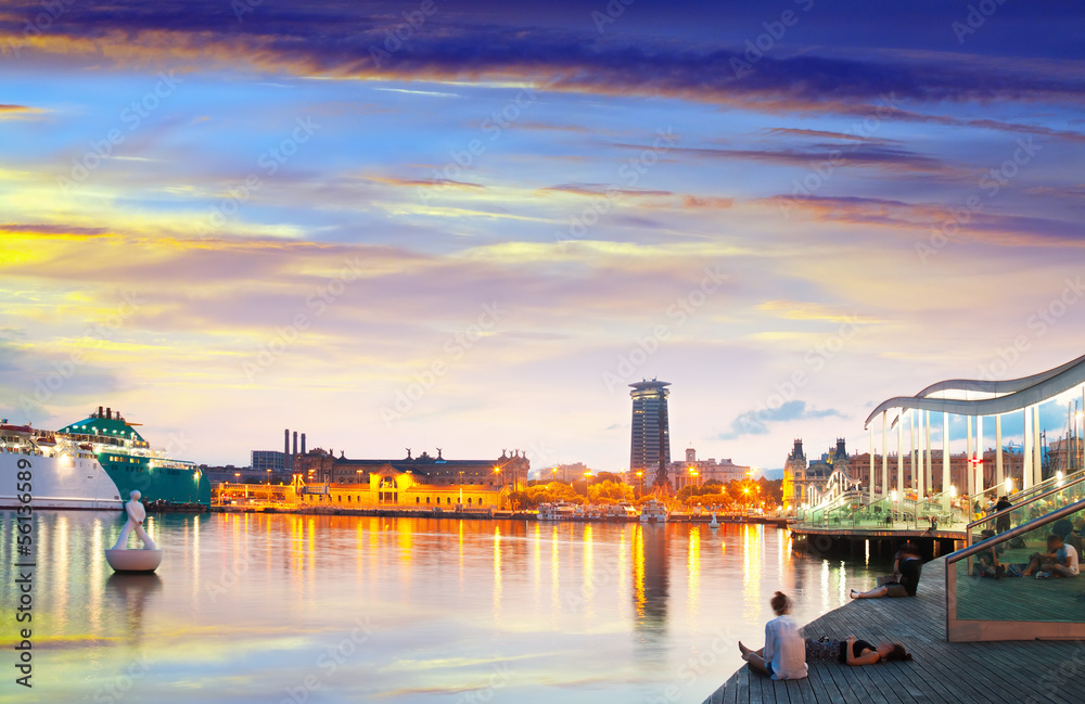 Fototapeta premium evening view of Barcelona from Port Vell