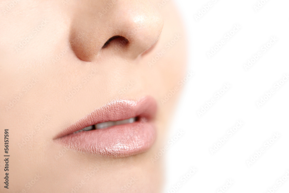 weiblicher Mund in Pastell