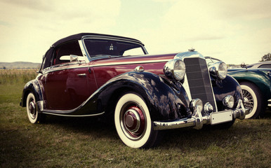 Leinwandbilder Oldtimer Retro-Auto im klassischen Vintage-Look  © grinny