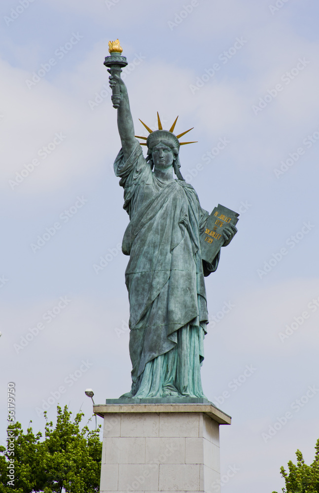 Fototapeta premium Statue of Liberty in Paris