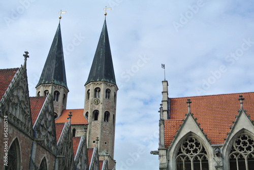 Braunschweiger Martinikirche und Rathaus photo