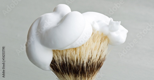 rasierpinsel mit schaum