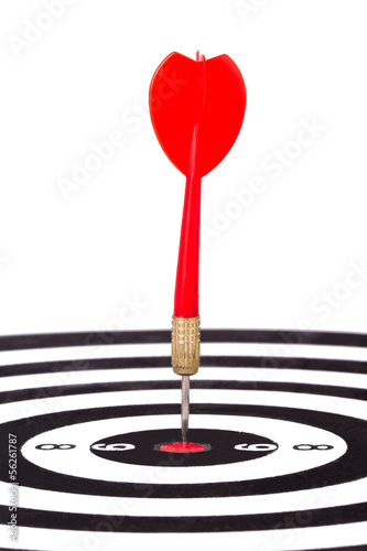 Red Arrow in the Middle of Dart Board