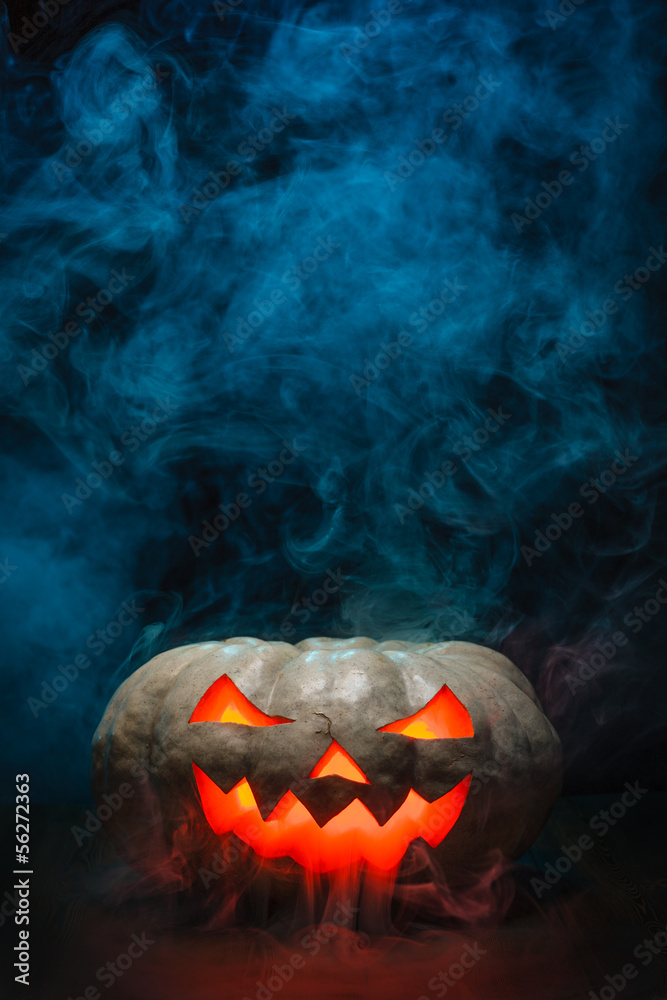 Fototapeta premium Smoking Halloween Pumpkin