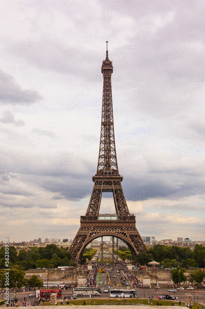 Fototapeta premium Eiffel tower in Paris city