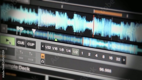 Digital DJ Software playing mp3 Music, Waveform Filter FX BPM